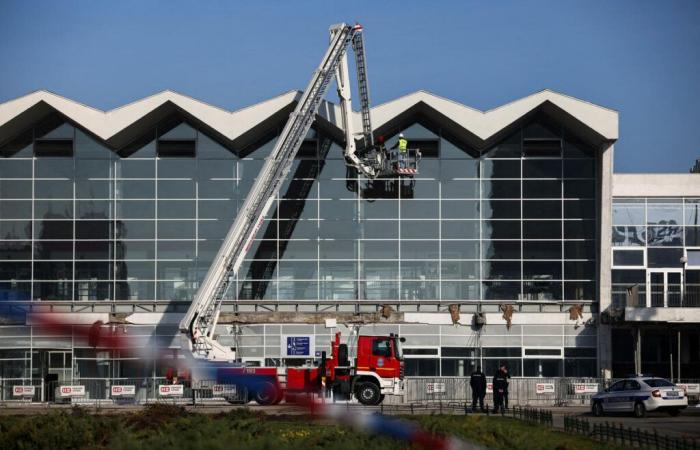 La afirmación de Vesić de que no se realizaron obras en la marquesina de la estación de tren de Novi Sad es incorrecta