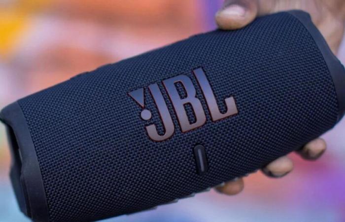 El altavoz Bluetooth JBL Charge de 5 a 60 euros de descuento sobre su precio, ¡es la oferta de la semana en Amazon!