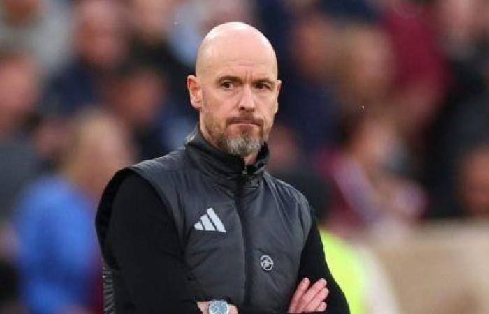 Ten Hag saluda a sus seguidores después de su partida