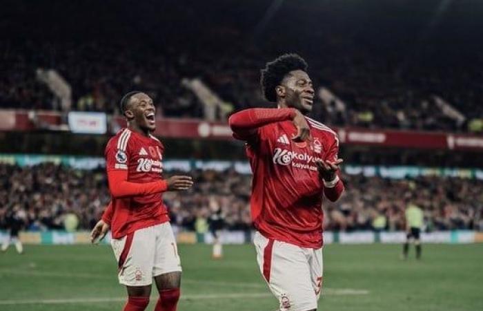 Nottingham: Primer gol de la temporada de Ola Aina