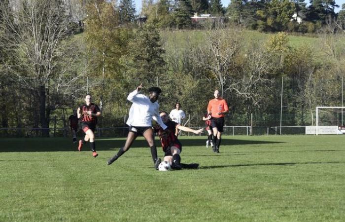 Copa de Francia femenina: Le Puy Foot venció al Saint-Julien-Chapeuil