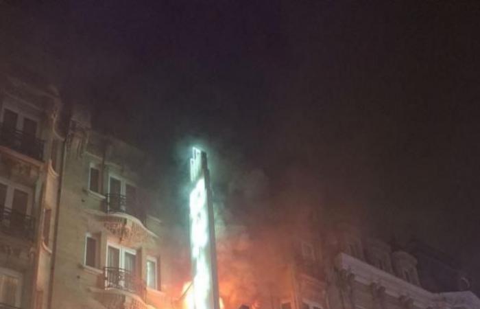 Un hotel destruido por un incendio, 40 personas evacuadas: ¿qué pasó anoche en Bruselas? (fotos)