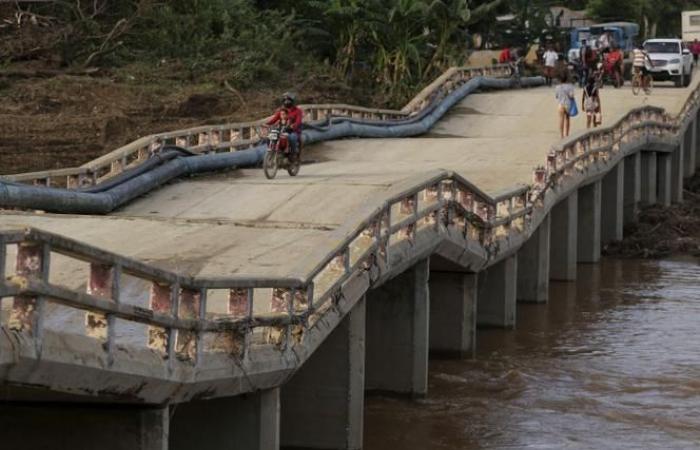 Casi 70.000 personas evacuadas enfrentan riesgo de inundaciones