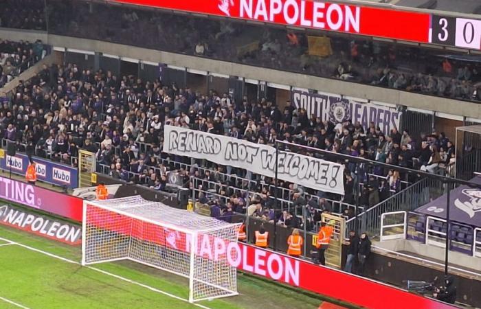 “Wouter buiten” y pancartas anti-Renard a pesar de la gran victoria: ¡los ultras de Anderlecht abucheados por el resto de la afición! – Todo el fútbol