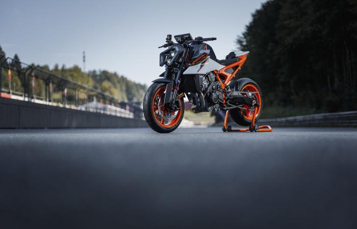 Nuevo: KTM añade una 990 Duke R, más deportiva que la 990 Duke