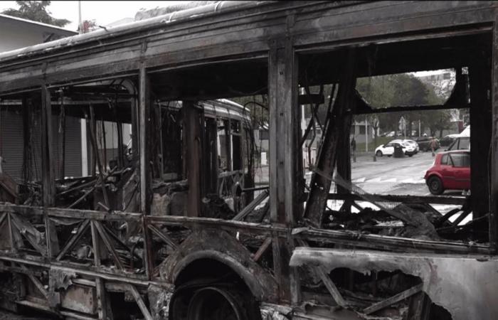 Residentes en estado de shock después de otra noche de violencia urbana.