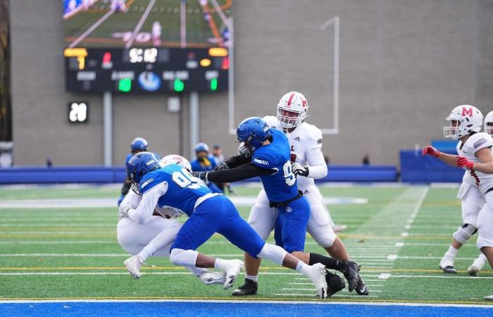 Los Carabins se deshacen fácilmente de los Redbirds y se unen a los Rouge et Or en la final