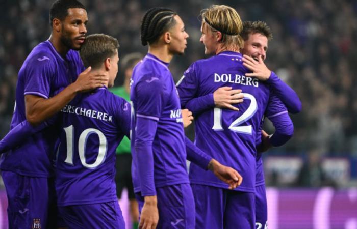 Anderlecht corrige a Kortrijk y vuelve a la victoria (4-0)