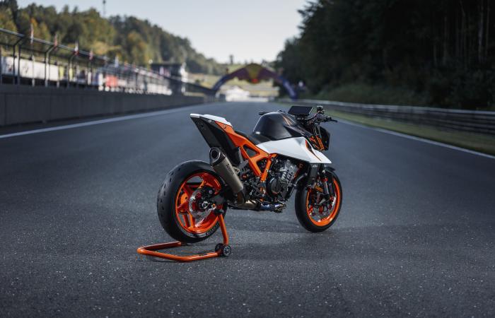 Nuevo: KTM añade una 990 Duke R, más deportiva que la 990 Duke