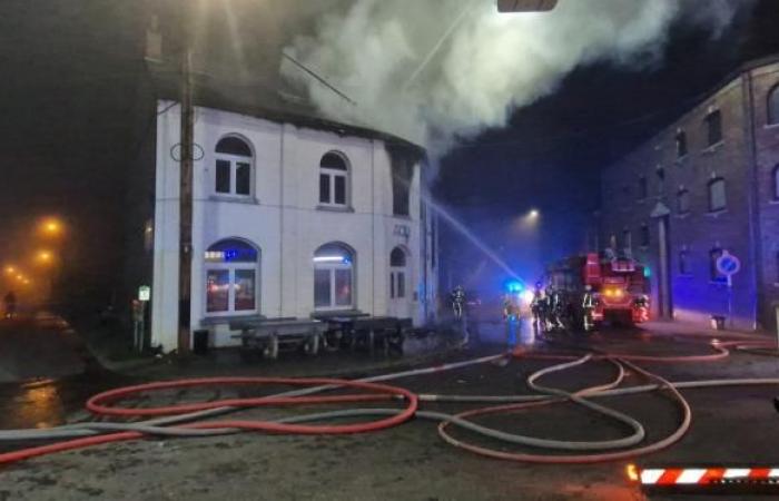 Las circunstancias del incendio aún están por determinar.