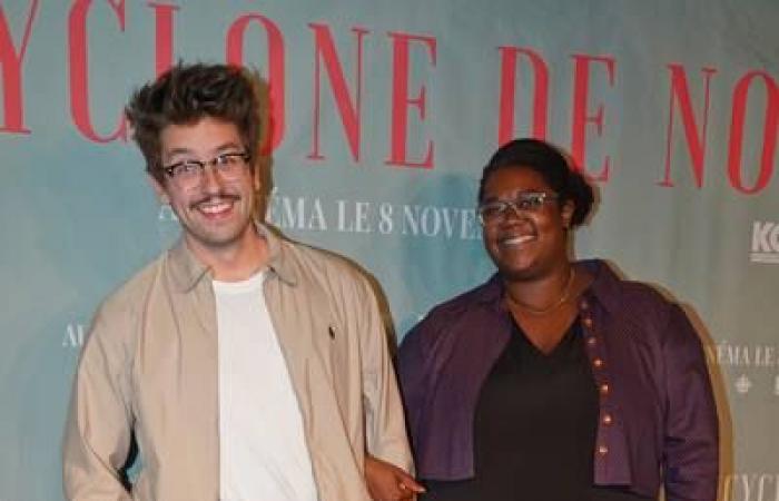 [PHOTOS] Rara salida pública de Christine Beaulieu y Roy Dupuis en la alfombra roja de la película “El ciclón de Navidad”