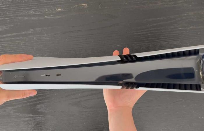 La PS5 Pro combina las mejores partes de la OG PS5 y el diseño delgado de la PS5