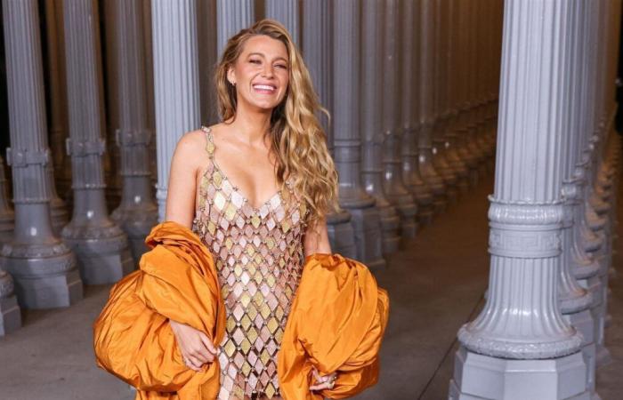 Con atrevido mini vestido, Blake Lively brilla en la Gala de Arte + Cine del LACMA