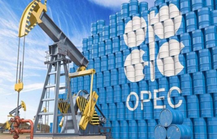 Ocho países de la OPEP+ extienden un mes más los recortes voluntarios de producción de petróleo