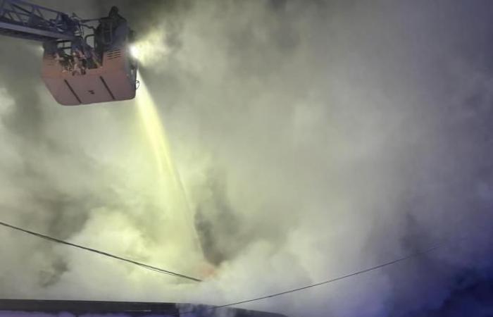 Las circunstancias del incendio aún están por determinar.