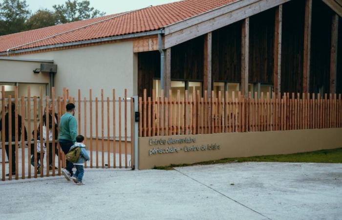 Dos años después de un incendio, la vuelta al cole en Tosse, en una nueva escuela