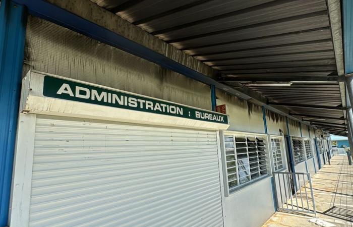 El colegio Gourdeliane de Baie-Mahault cerrado y en construcción tras un incendio durante el apagón