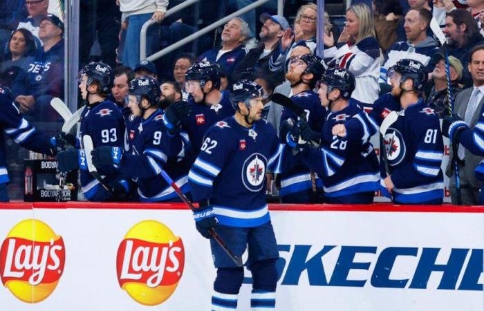 Hockey: Nino Niederreiter y los Jets caminan sobre el agua en la NHL