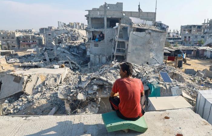 Franja de Gaza | Un hospital de Gaza es bombardeado; Israel informa a la ONU sobre la prohibición de la UNRWA