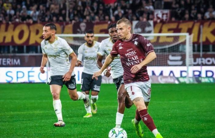 Fútbol: Metz gana y se pone de nuevo en la carrera por avanzar