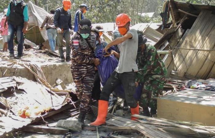 En Indonesia, una erupción del volcán Lewotobi Laki-Laki mata al menos a diez personas