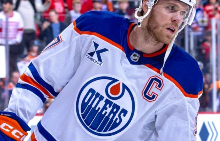 NHL: Connor McDavid en entrenamiento opcional con los Oilers