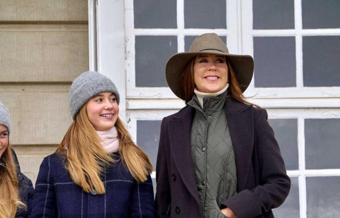 La reina María y su hija Josephine son inseparables en Hubertus Hunt tras sus vacaciones en Australia