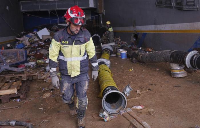 Inundaciones en España | La búsqueda continúa, fuertes lluvias azotan Barcelona