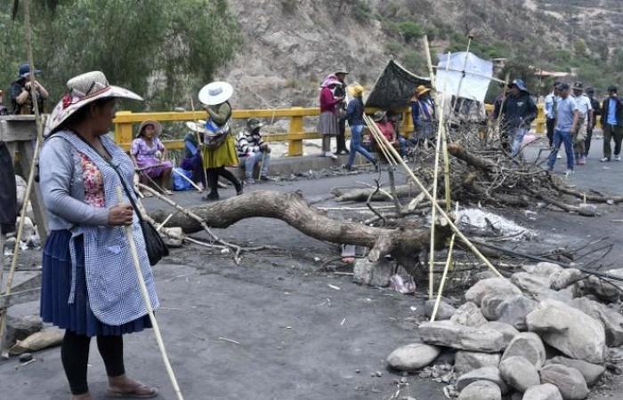 En Bolivia, la crisis política lleva a la toma de rehenes de 200 militares