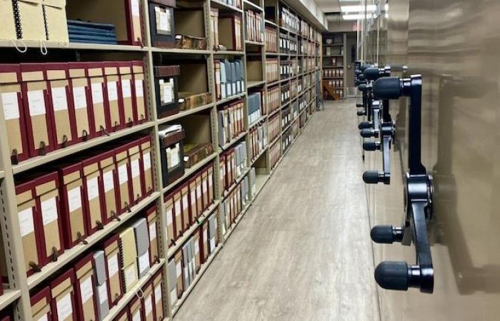 Una operación delicada para salvar los archivos del Séminaire de Nicolet