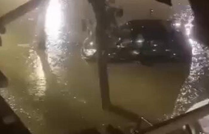 Riesgo de fuertes lluvias acompañadas de granizo: el litoral catalán en alerta roja, Barcelona inundada, el tráfico “fuertemente perturbado”