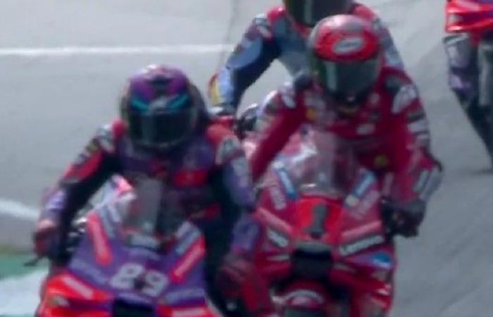 MotoGP, Jorge Martín VÍDEO: “vamos a tener que empezar a prohibir las extensiones de piernas, porque era peligroso para Pecco Bagnaia y para mí”