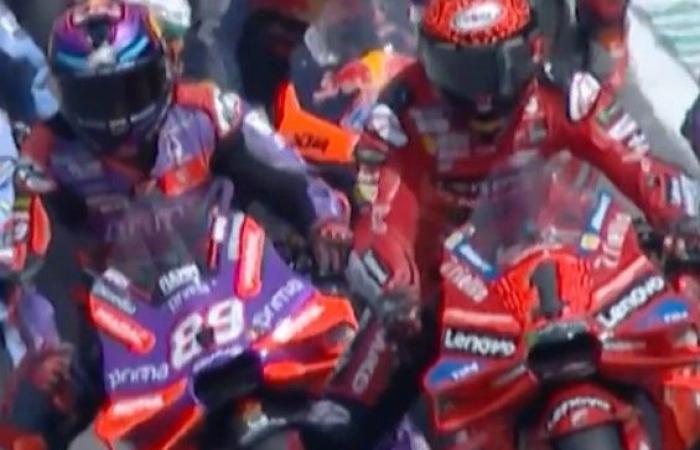 MotoGP, Jorge Martín VÍDEO: “vamos a tener que empezar a prohibir las extensiones de piernas, porque era peligroso para Pecco Bagnaia y para mí”