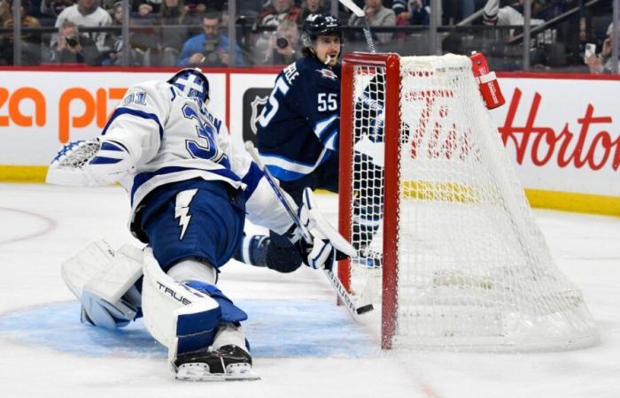 NHL: 11ª victoria en 12 partidos para Winnipeg, que vence 7 a 4 a Tampa