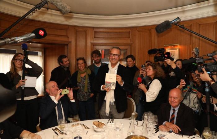 Francia: el argelino Kamel Daoud gana sin lugar a dudas el premio literario más prestigioso, el Goncourt