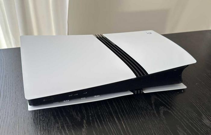 La PS5 Pro combina las mejores partes de la OG PS5 y el diseño delgado de la PS5