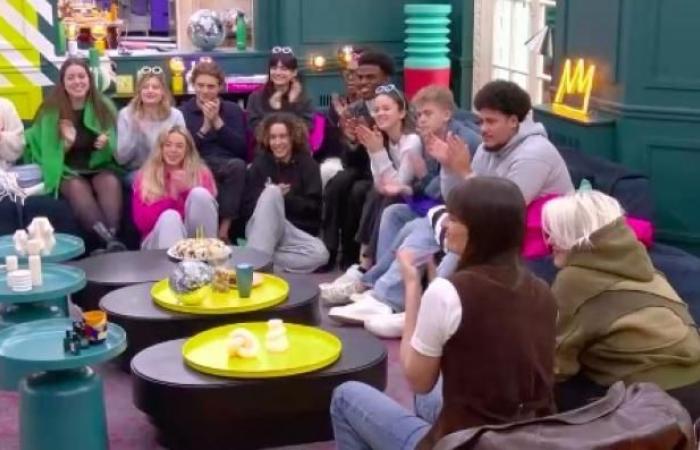 Público 17:30 horas: El diario “Star Academy” en TF1, “Todos tienen su opinión” en Francia 2 y “Preguntas para un campeón” en Francia 3 ante 1,5 millones de espectadores