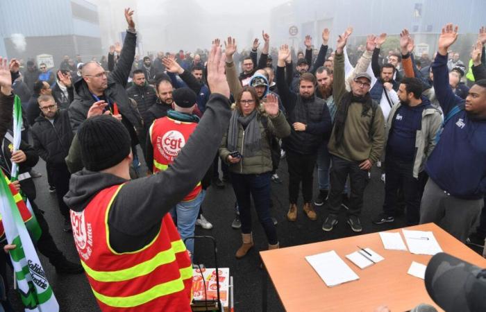 Dos nuevas fábricas francesas cerrarán, los empleados de Cholet votan a favor de la huelga