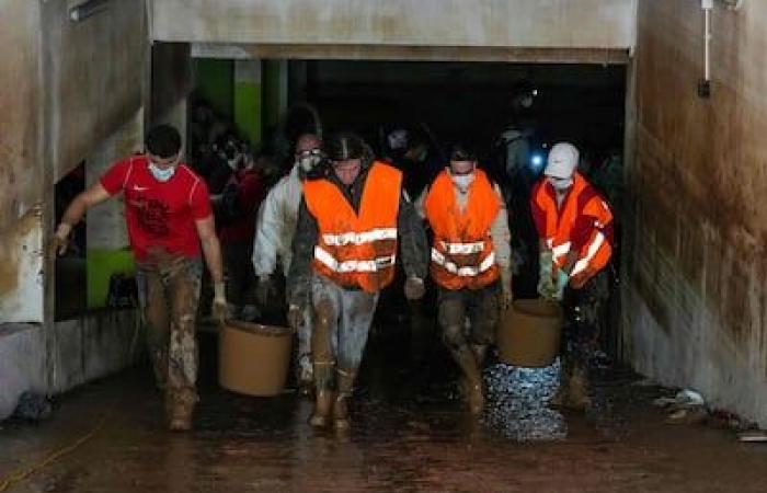 Inundaciones en España: al menos 219 muertos, Sánchez presenta un amplio plan de ayuda