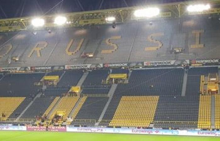 Joker Malen redime al superior Dortmund contra el Sturm Graz