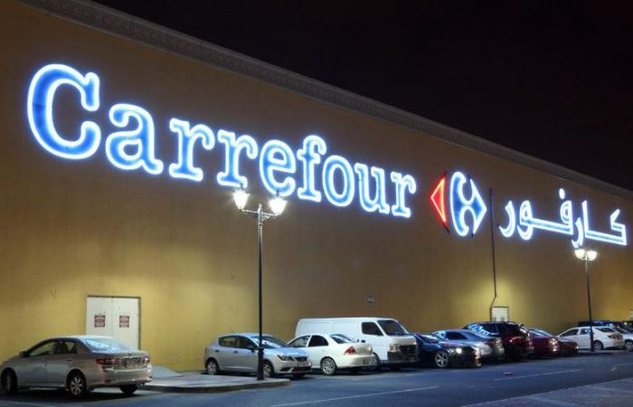 Carrefour cierra todas sus tiendas en Jordania, presión también en Marruecos