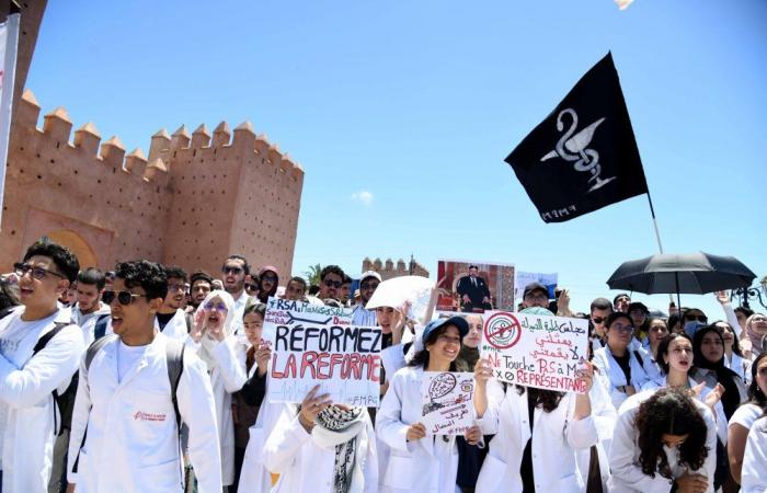 Crisis en las facultades de medicina: una nueva propuesta en la mesa de los estudiantes