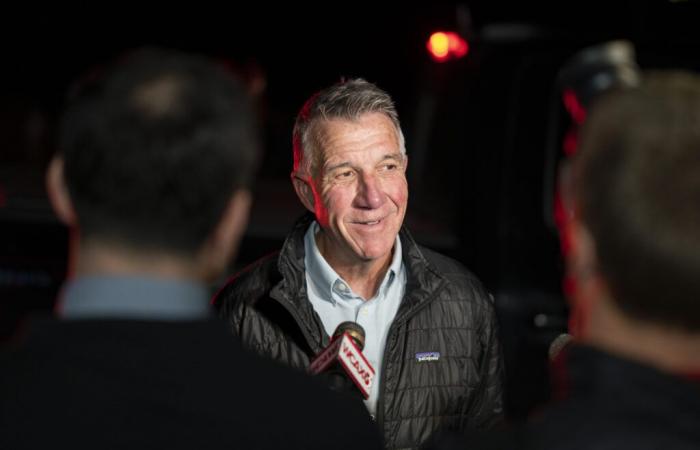 Vermont reelige fácilmente al gobernador Phil Scott para su quinto mandato de dos años