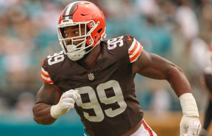 Los Browns intercambian al cazamariscales Za’Darius Smith a los Lions