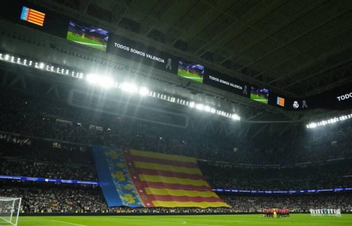 VIDEO. Real Madrid – AC Milan: el homenaje del Bernabéu a las víctimas de las inundaciones en Valencia