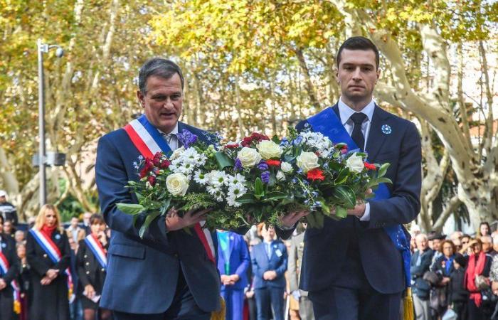 Jordan Bardella junto a Louis Aliot para la ceremonia del 11 de noviembre en Perpiñán donde firmará su libro