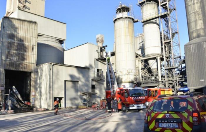 Gard. Se produce un violento incendio en un silo en el sitio de Calcia en Beaucaire