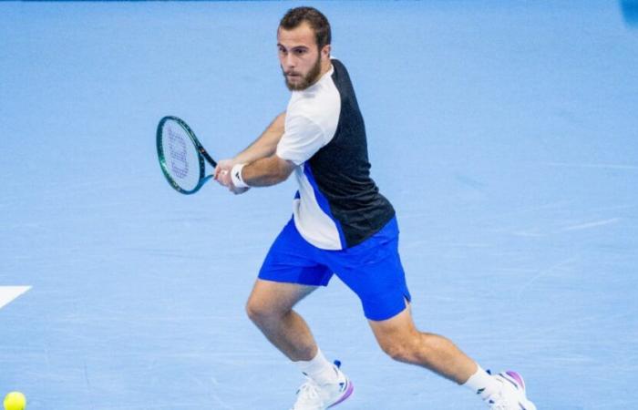 Gastón pasa, no Mannarino, Rublev gana y luego se rinde