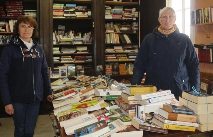 A pesar de los 4.000 libros disponibles, la gigantesca caja de libros de Theurthéville-Bocage apenas