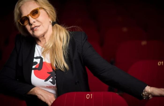 A los 80 años, Sylvie Vartan pone fin a su carrera.